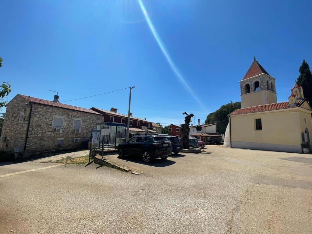 Villa Amore Radini Istrian Romantic Studio With Private Parking And Terrace Brtonigla Exteriör bild