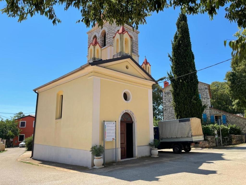 Villa Amore Radini Istrian Romantic Studio With Private Parking And Terrace Brtonigla Exteriör bild